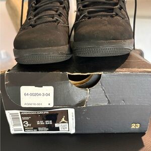 Nike Jordans Max Aura (PS) Youth Size 3